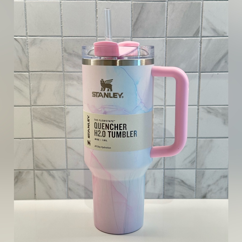 SOLD - STANLEY 40oz Stainless Steel Flowstate Quencher WATERCOLOR TULLE